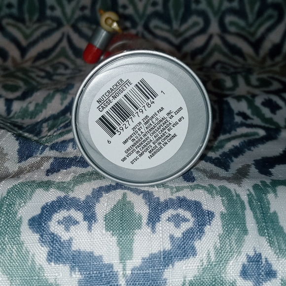 Multicolored nutcracker set - Picture 3 of 7